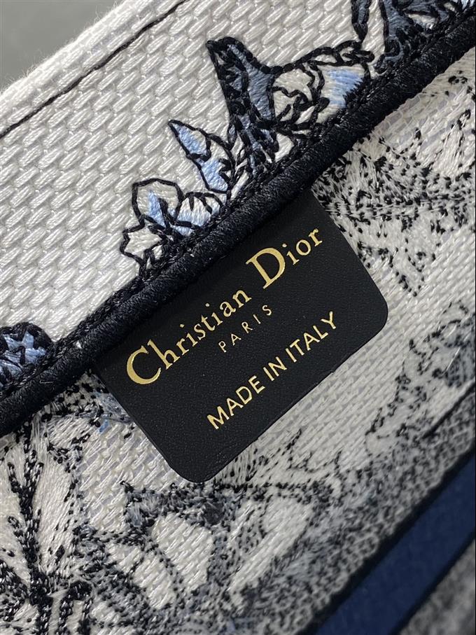 2025228Y500P212152222