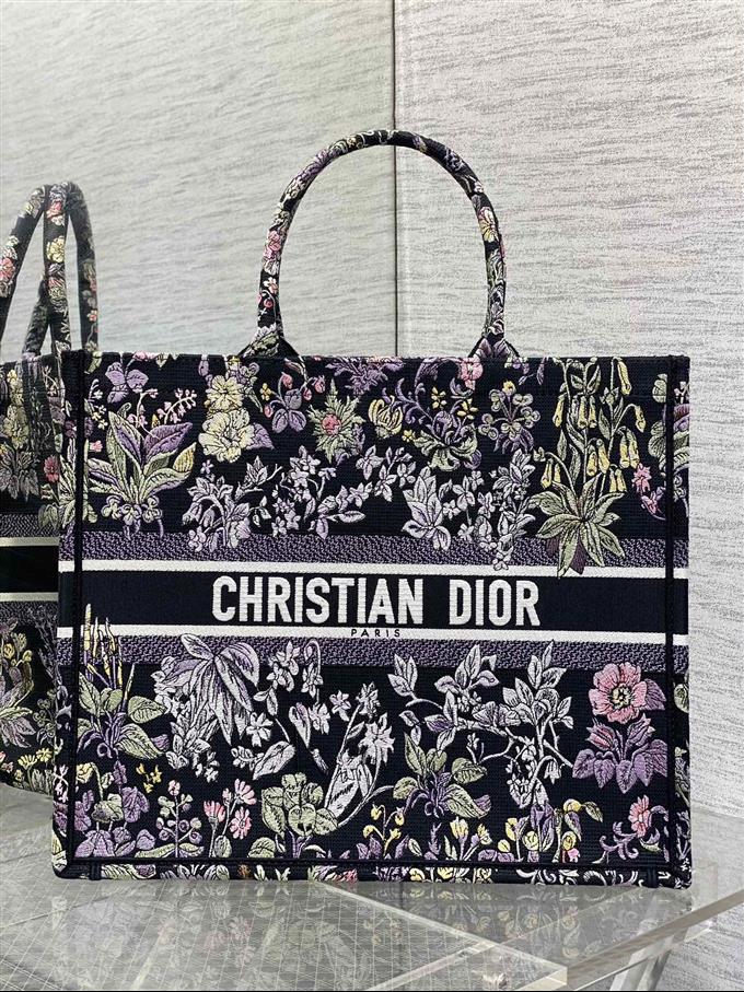 2025228Y550P212155952