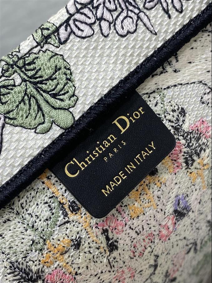 2025228Y550P212156503