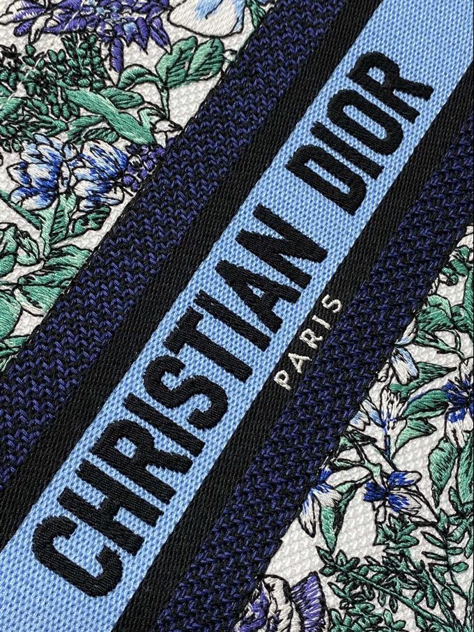 2025228Y550P212157240