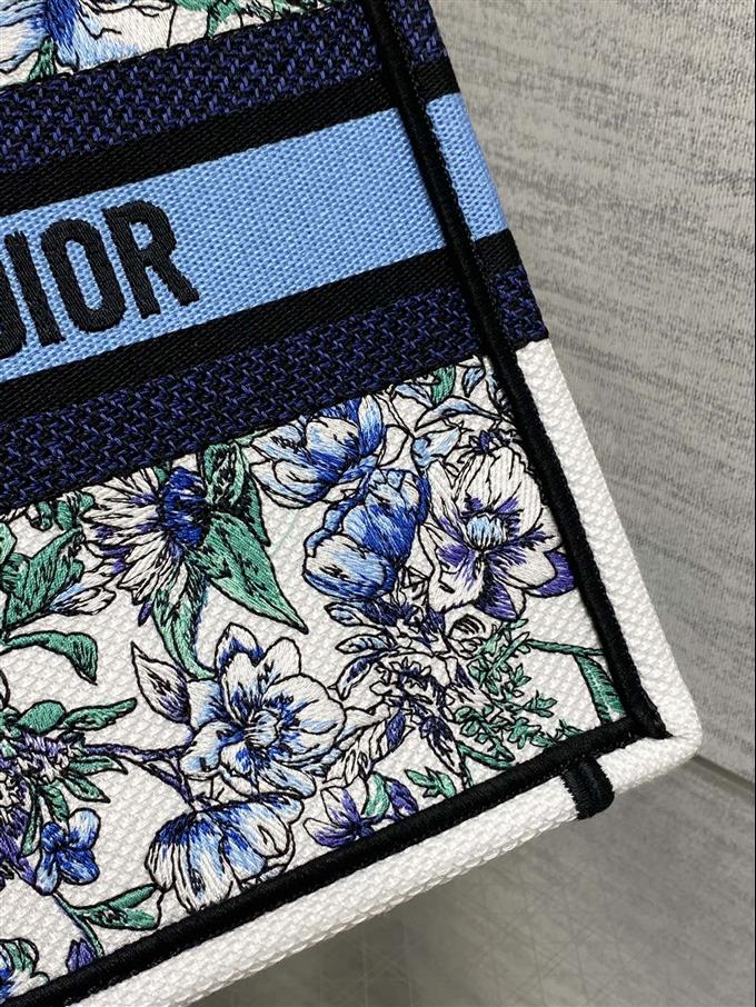 2025228Y550P212157256