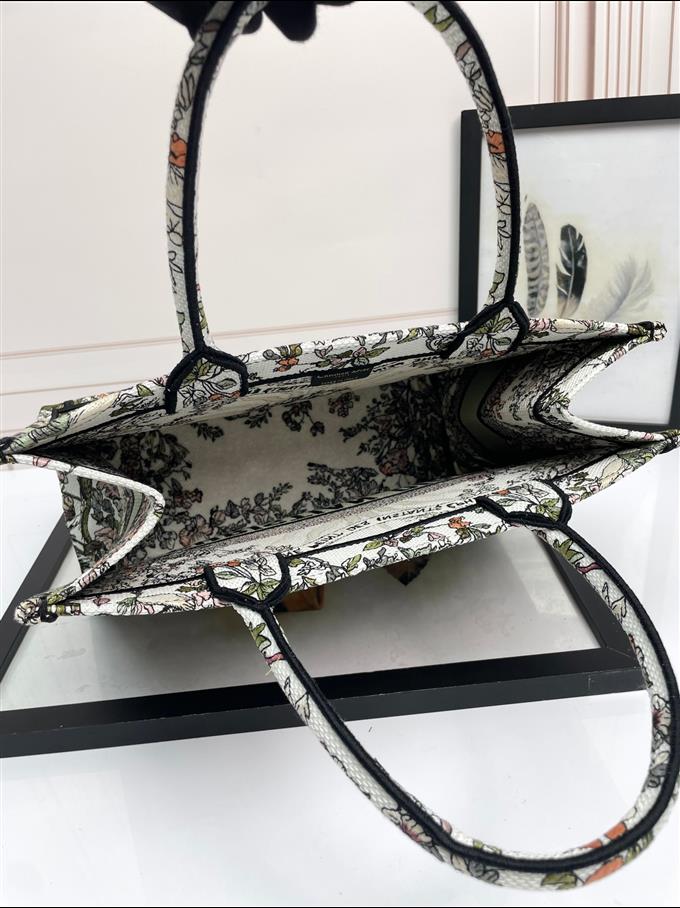 2025228Y580P203753108