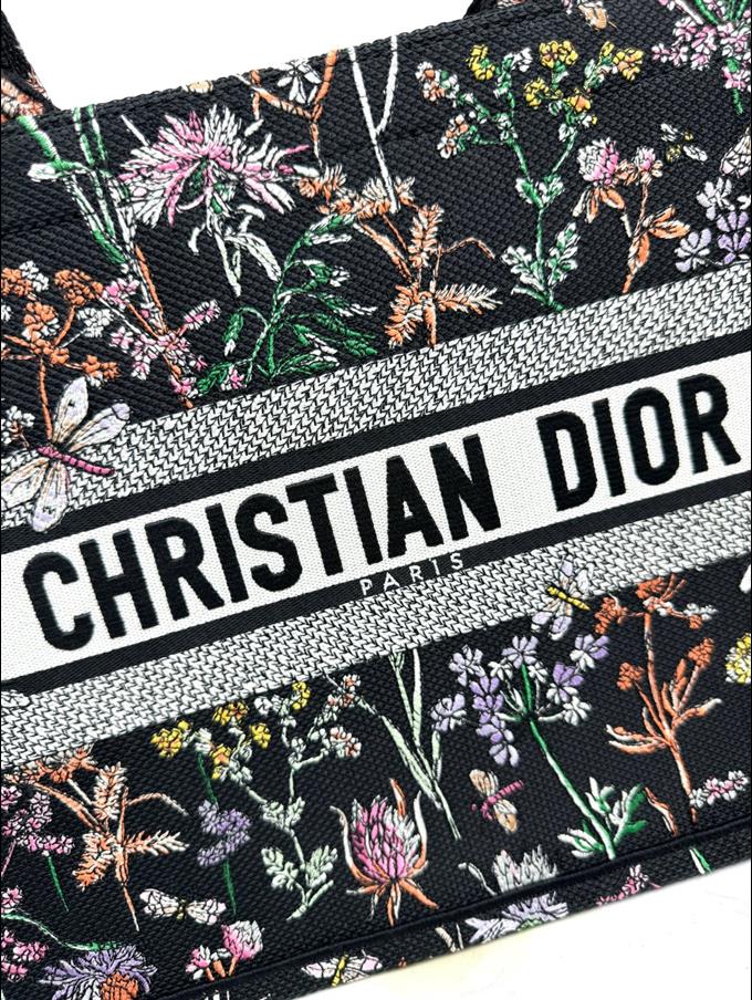 2025228Y580P203753703