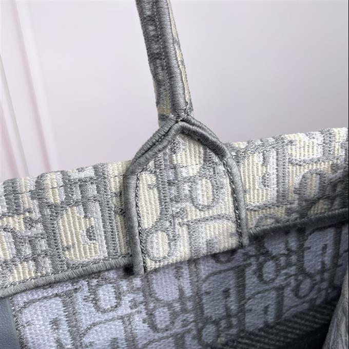 2025228Y580P203753842