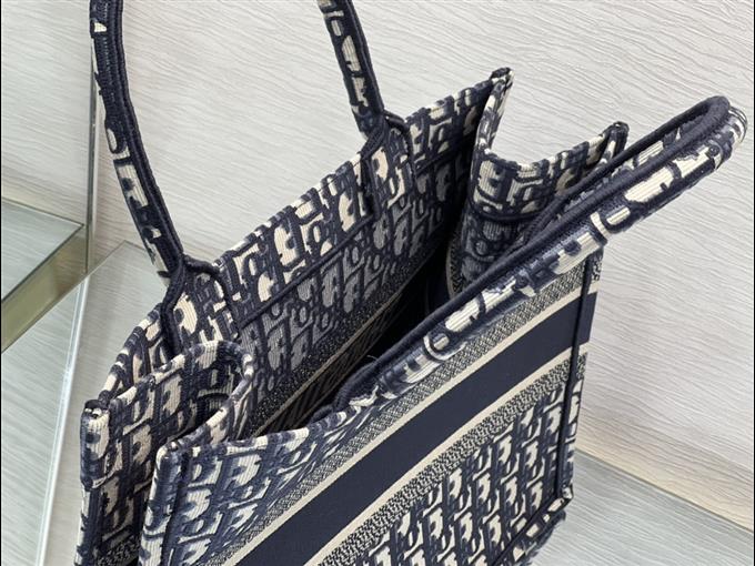 2025228Y580P203754672