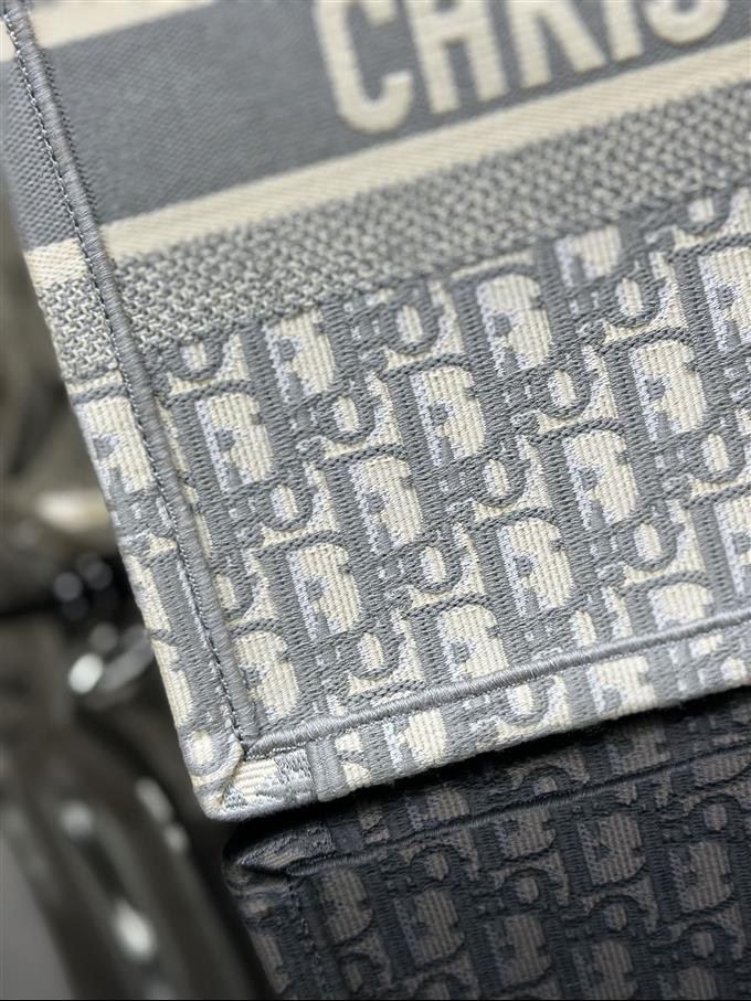 2025228Y580P203813967