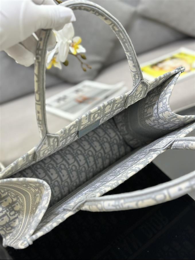 2025228Y580P203813999