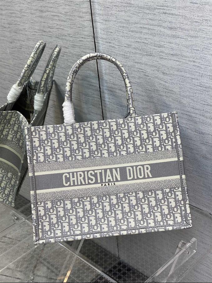 2025228Y580P21220626