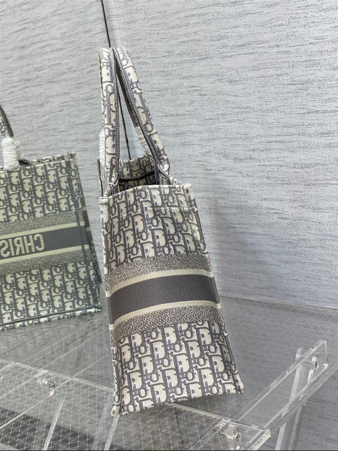 2025228Y580P21220706