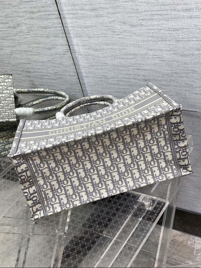 2025228Y580P21220722