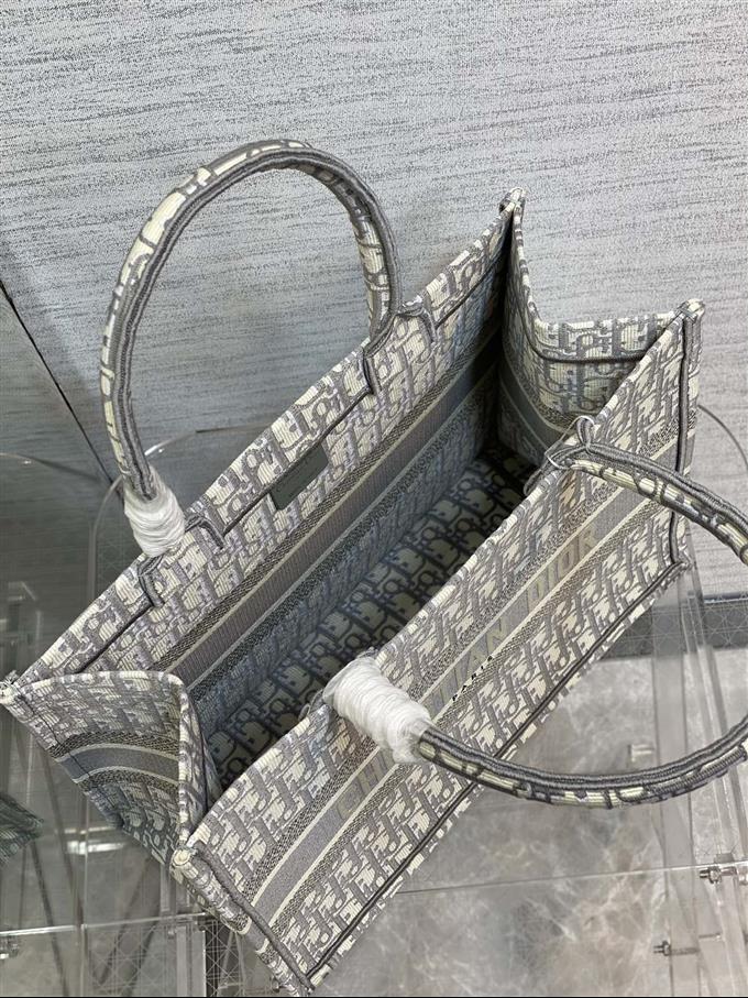 2025228Y580P21220738