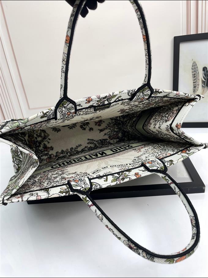 2025228Y600P203756230