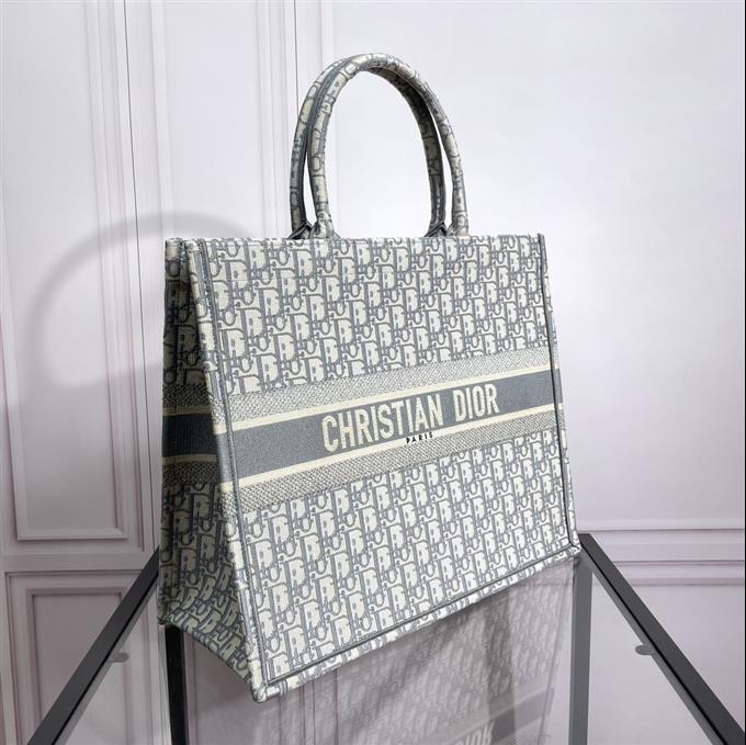 2025228Y600P203756635