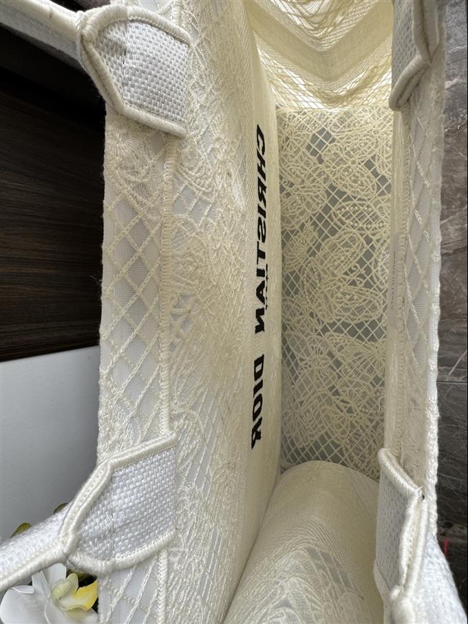 2025228Y600P203757691