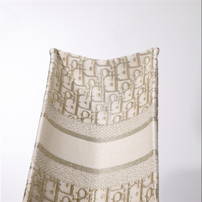 2025228Y600P203757769