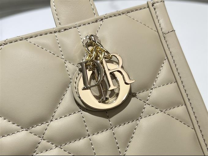 2025228Y600P20382218