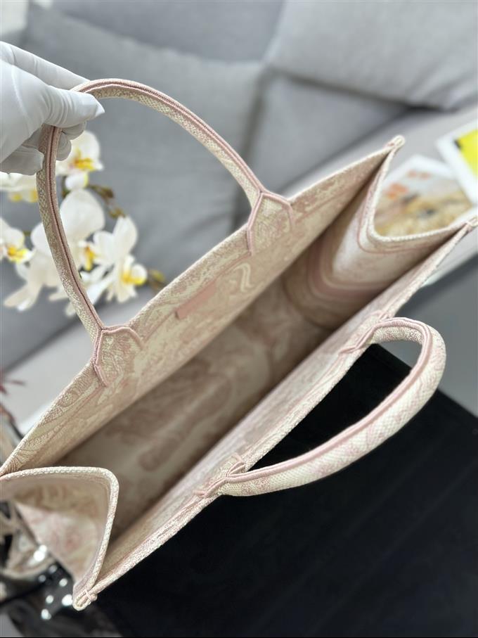 2025228Y600P203822642