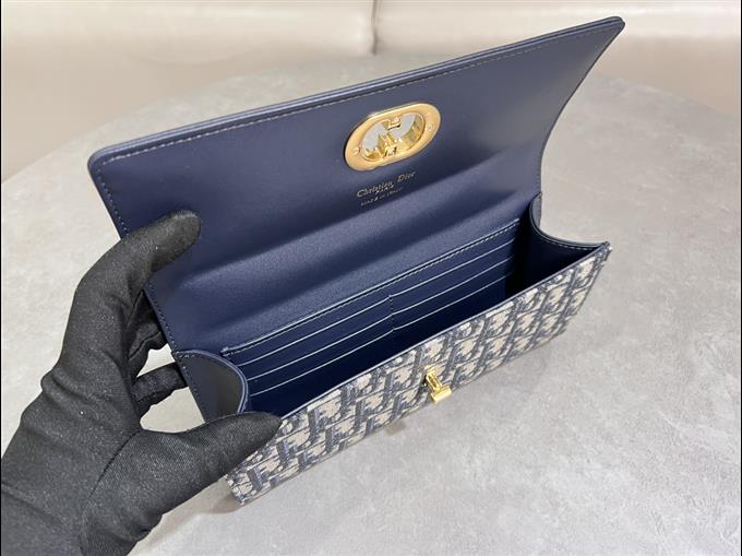 2025228Y580P20535845