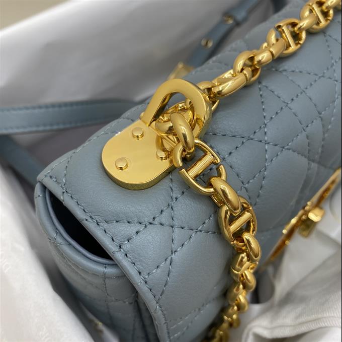 2025228Y600P20536694