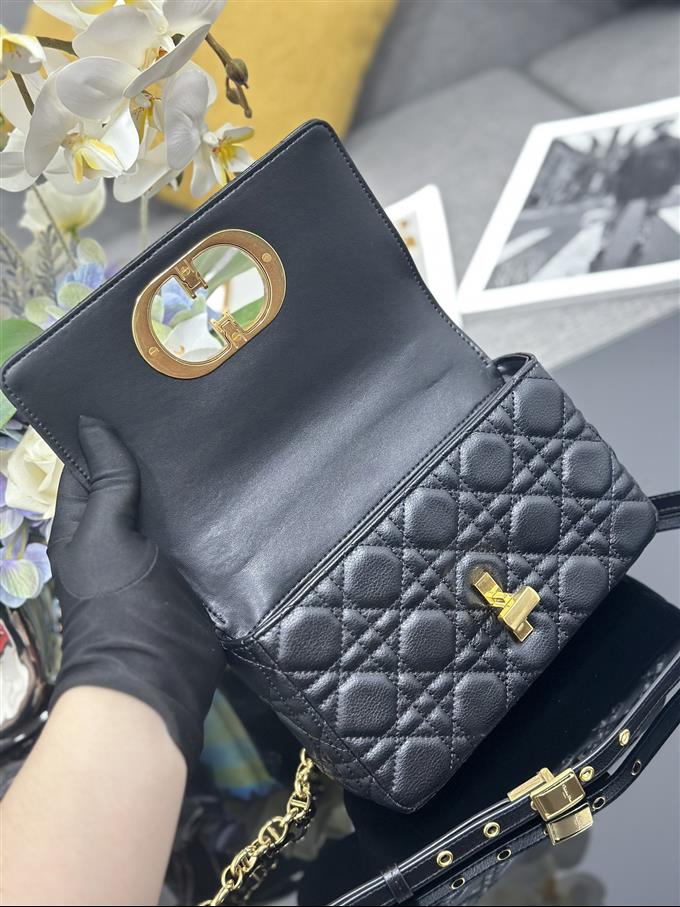 2025228Y650P20537513