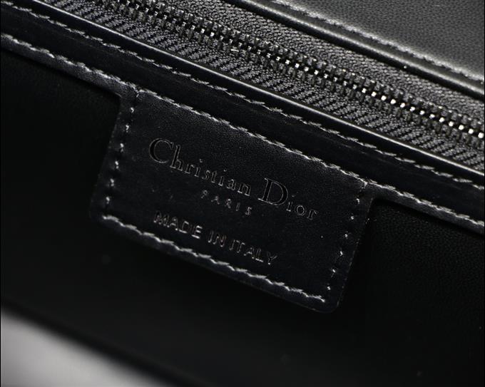 2025228Y750P20538530