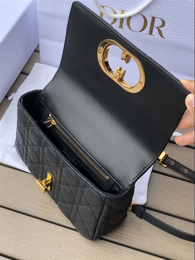 2025228Y900P20531742