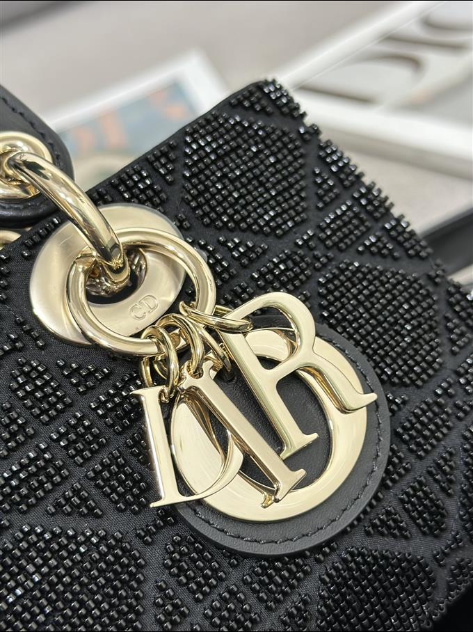 2025228Y1080P204517535