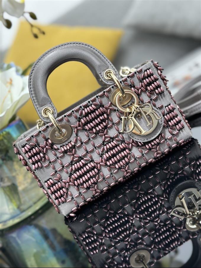 2025228Y1100P20457981