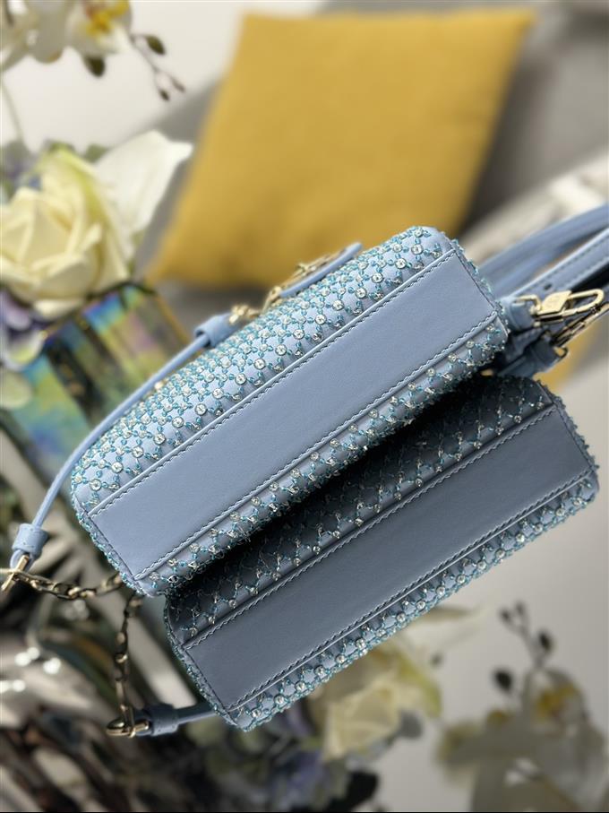 2025228Y1280P204518215