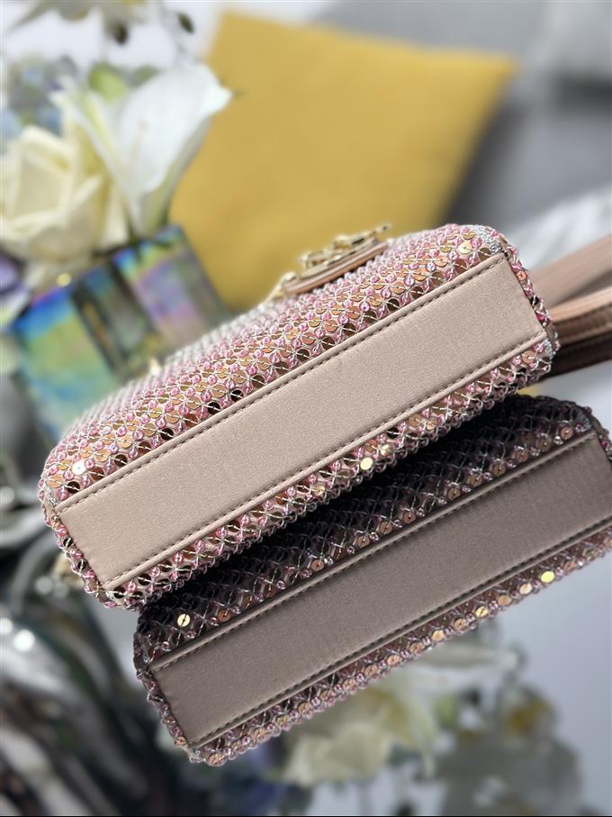 2025228Y1350P204518387