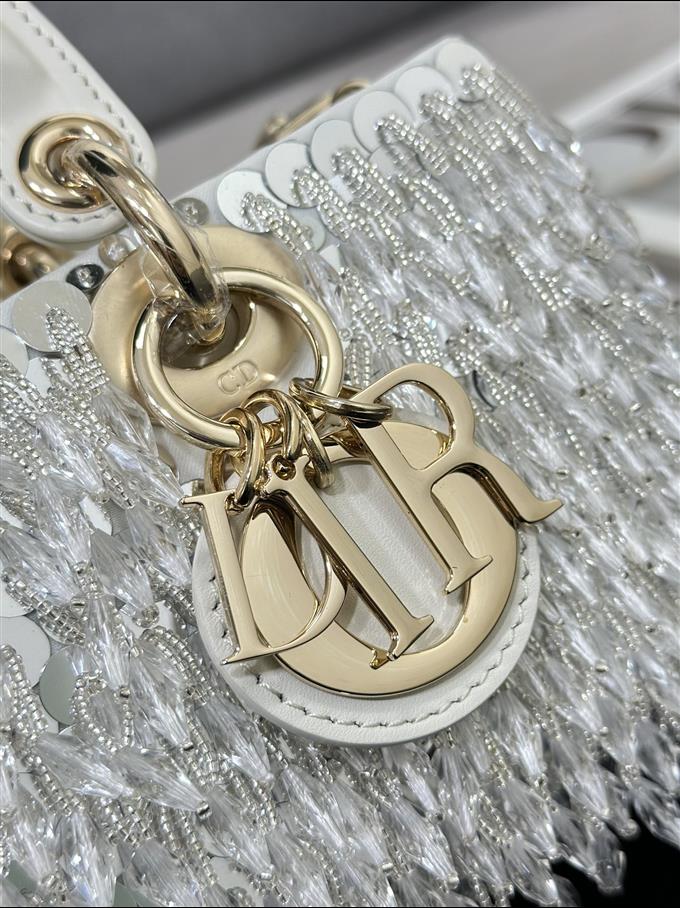 2025228Y1350P20459143