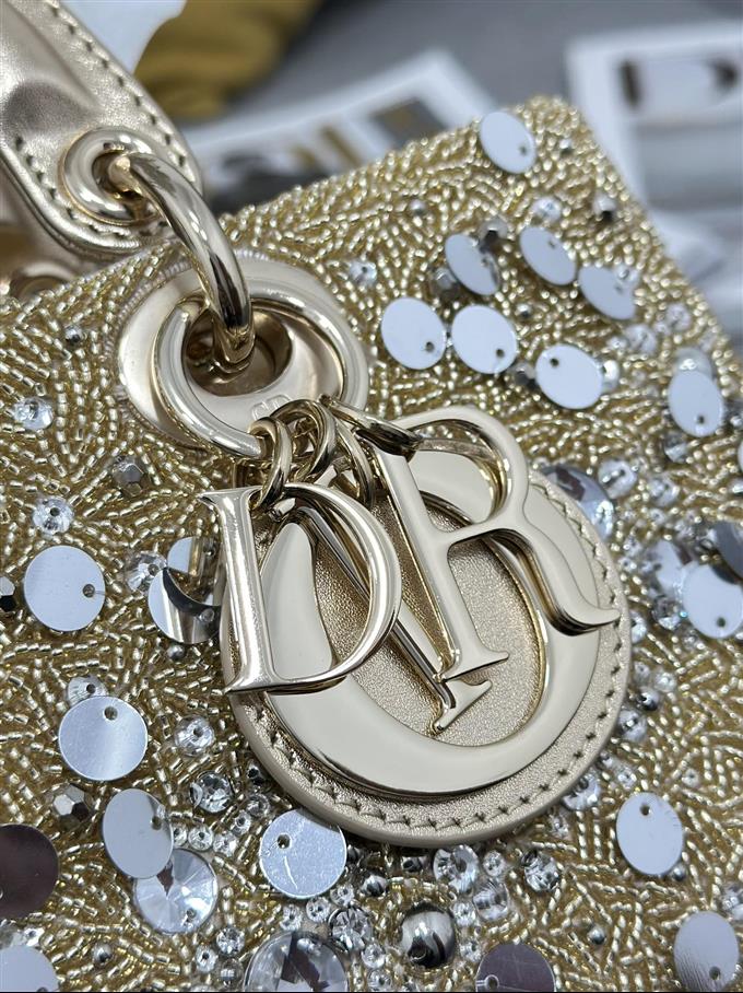 2025228Y1750P204519502