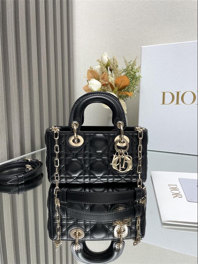 2025228Y600P20444252