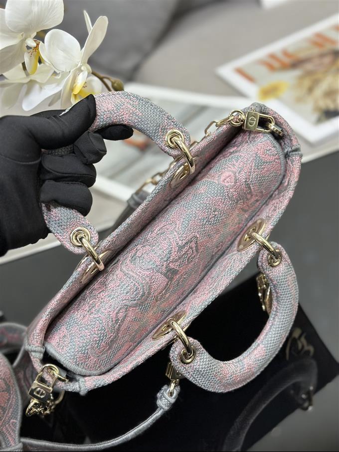 2025228Y600P20459864