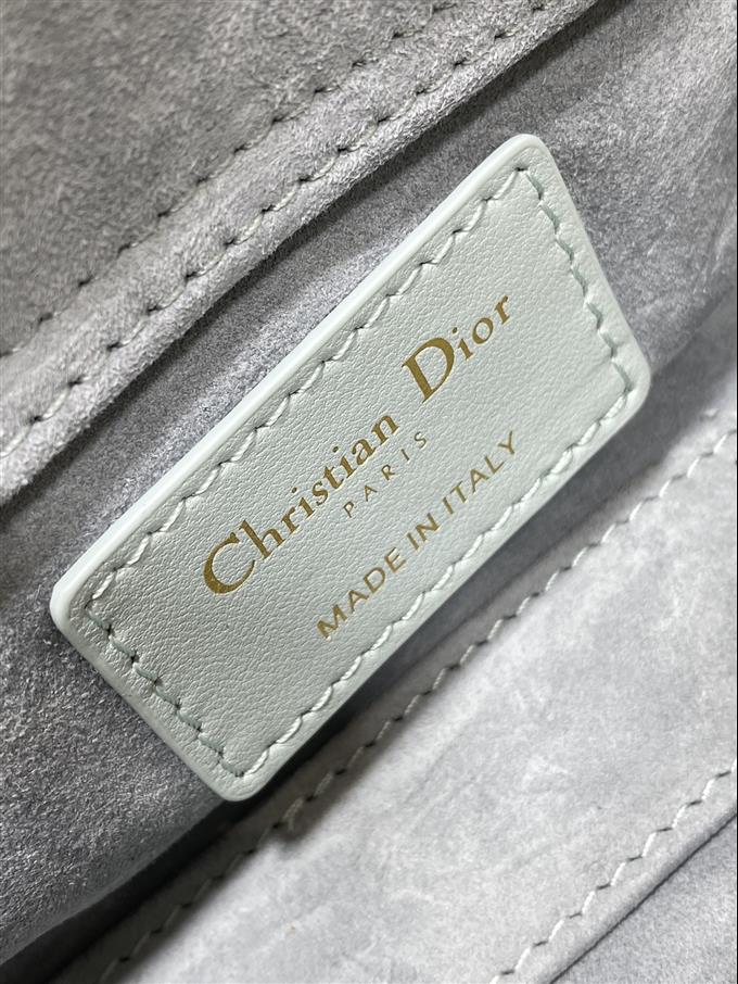 2025228Y600P21578969