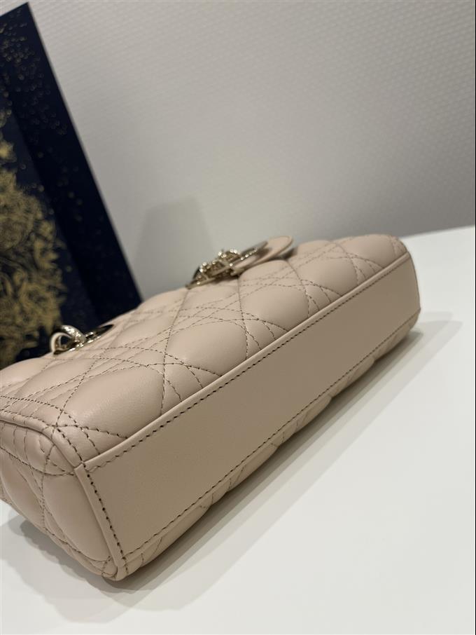 2025228Y680P21571121