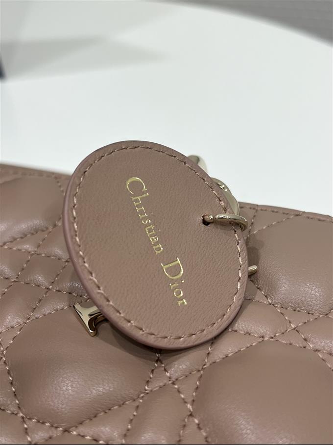 2025228Y680P215711409