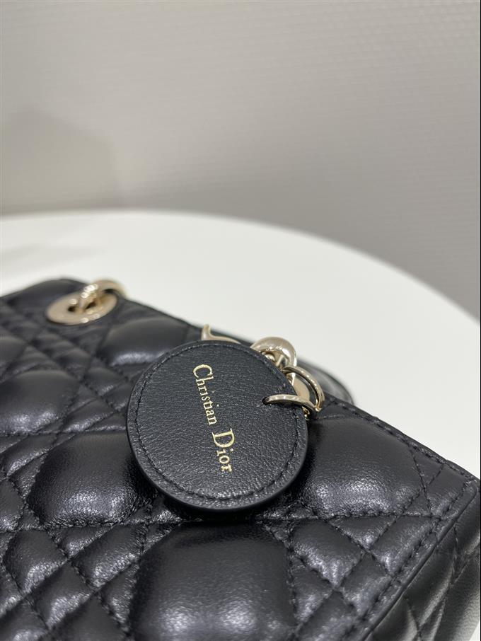 2025228Y680P215711693