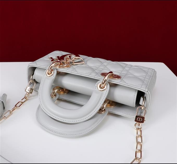 2025228Y700P204355740