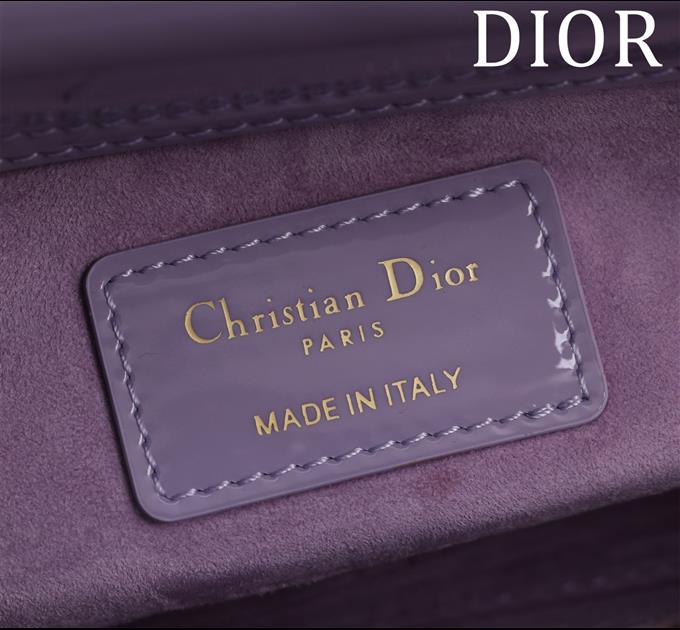 2025228Y700P20435674