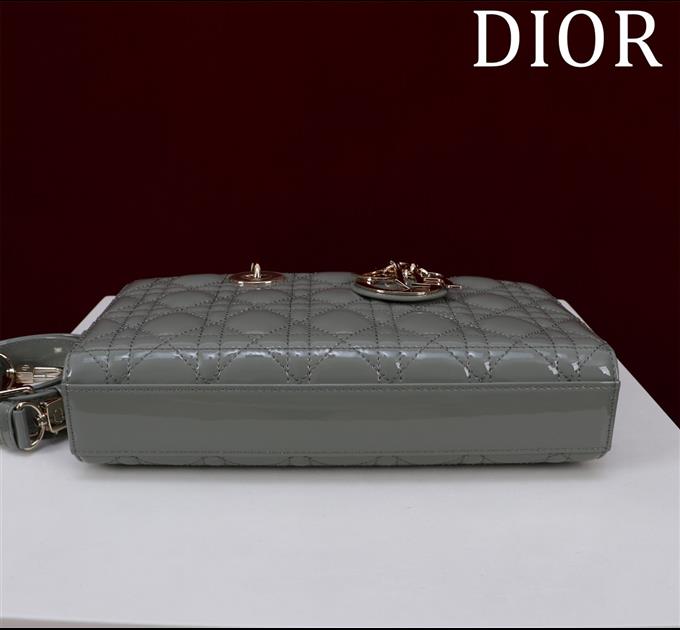 2025228Y700P204359804