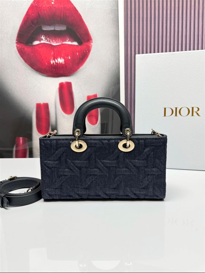 2025228Y700P204512815