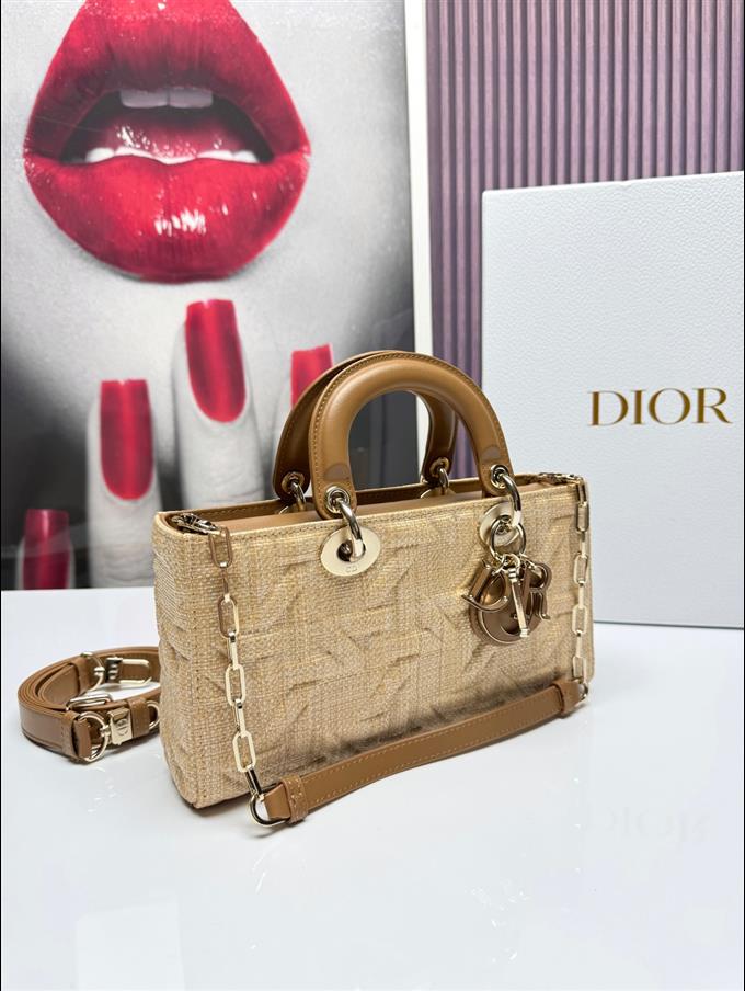 2025228Y700P204512941