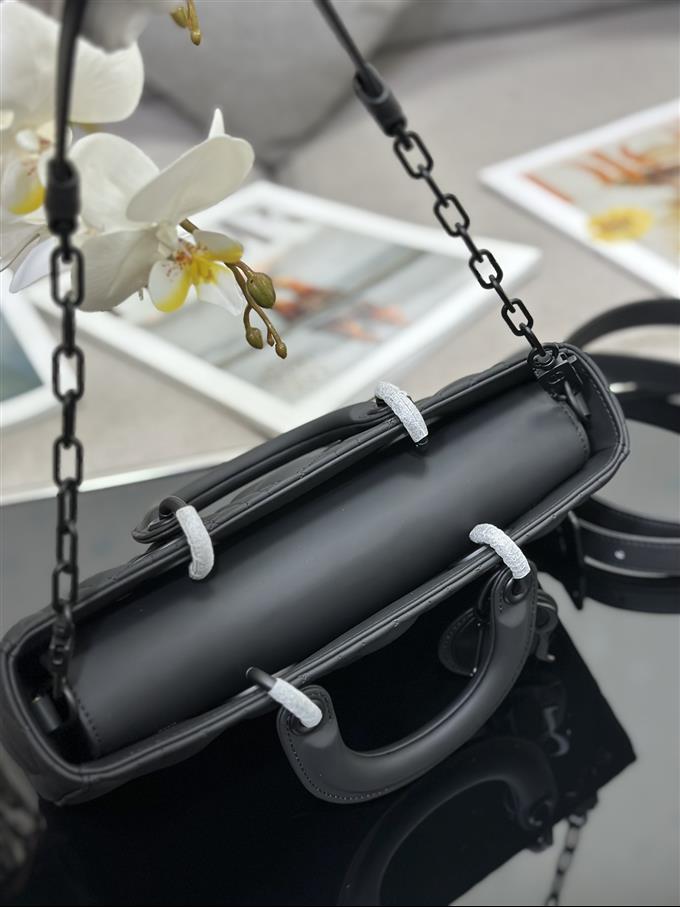 2025228Y700P204513145