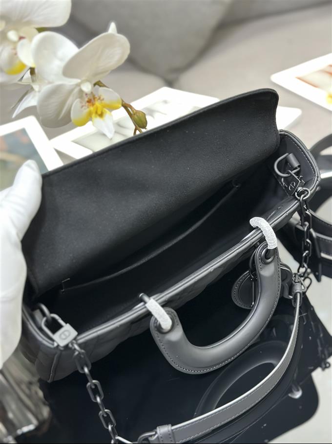 2025228Y700P204513161