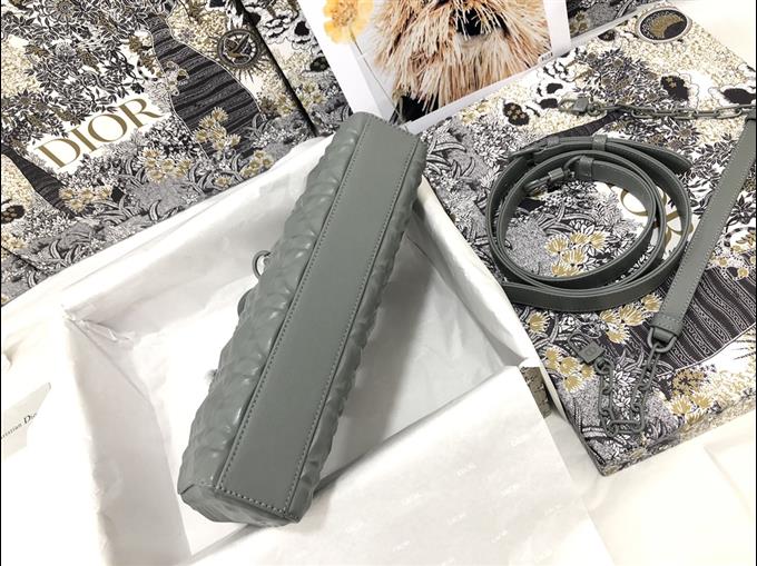 2025228Y700P204513964