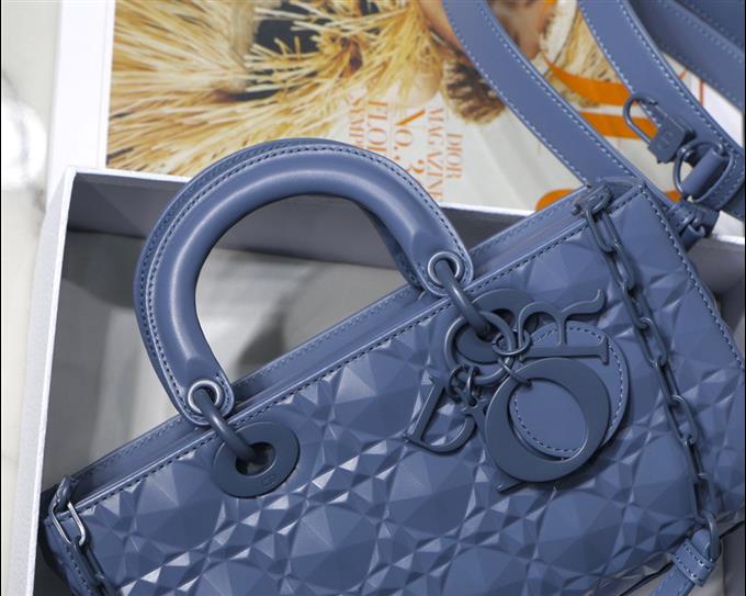 2025228Y700P204514230