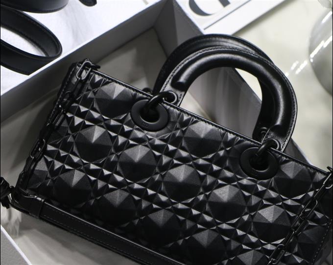 2025228Y700P204514811