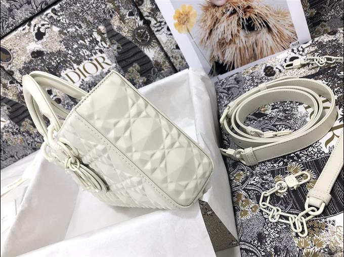 2025228Y700P20451490