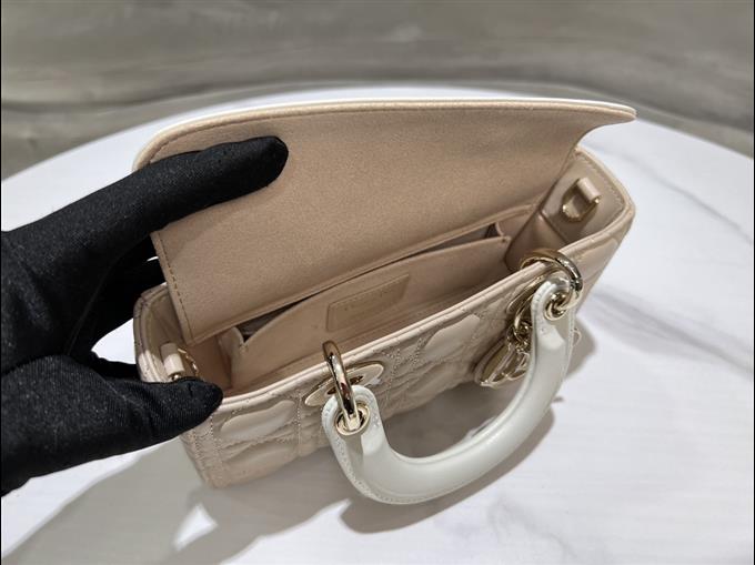 2025228Y700P204515296